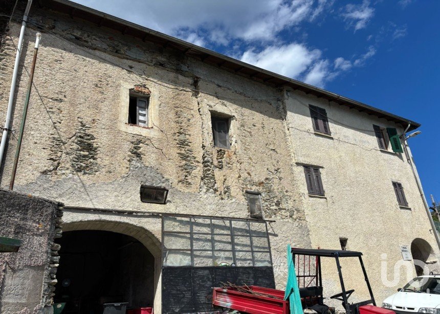 Casa indipendente 15 locali di 170 m² in Magliolo (17020)