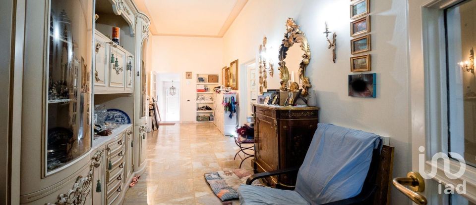 Casale 10 locali di 480 m² in Campi Bisenzio (50013)