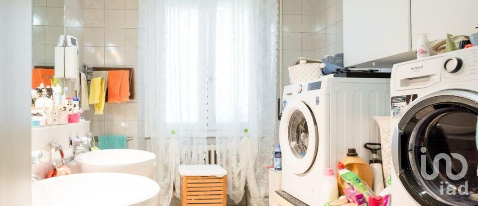 Casale 10 locali di 480 m² in Campi Bisenzio (50013)