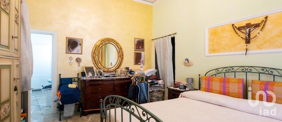 Casale 10 locali di 480 m² in Campi Bisenzio (50013)