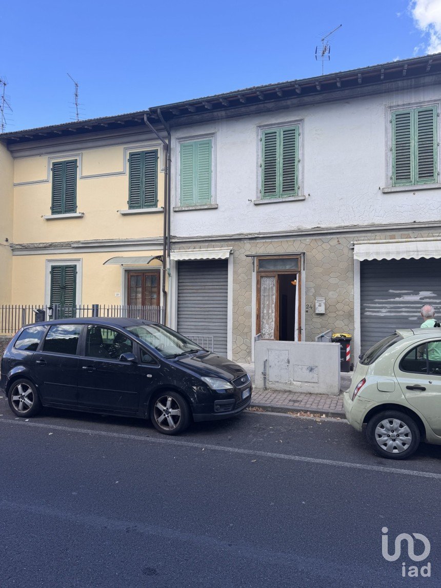 Casa indipendente 8 locali di 160 m² in Campi Bisenzio (50013)
