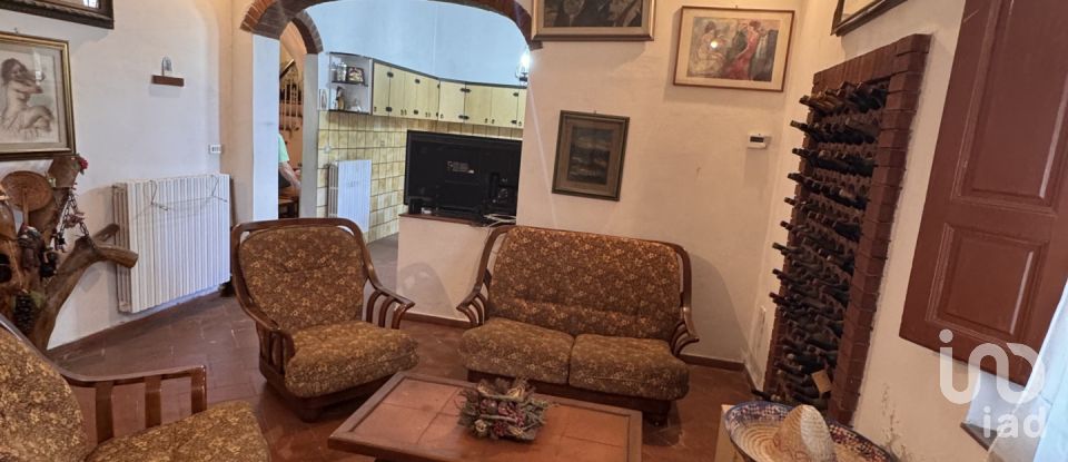 Casa indipendente 8 locali di 160 m² in Campi Bisenzio (50013)
