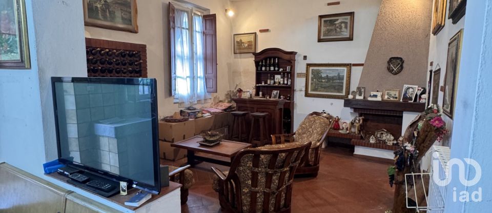 Casa indipendente 8 locali di 160 m² in Campi Bisenzio (50013)