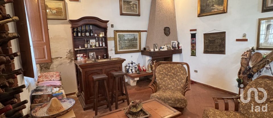 Casa indipendente 8 locali di 160 m² in Campi Bisenzio (50013)