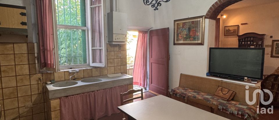 Casa indipendente 8 locali di 160 m² in Campi Bisenzio (50013)