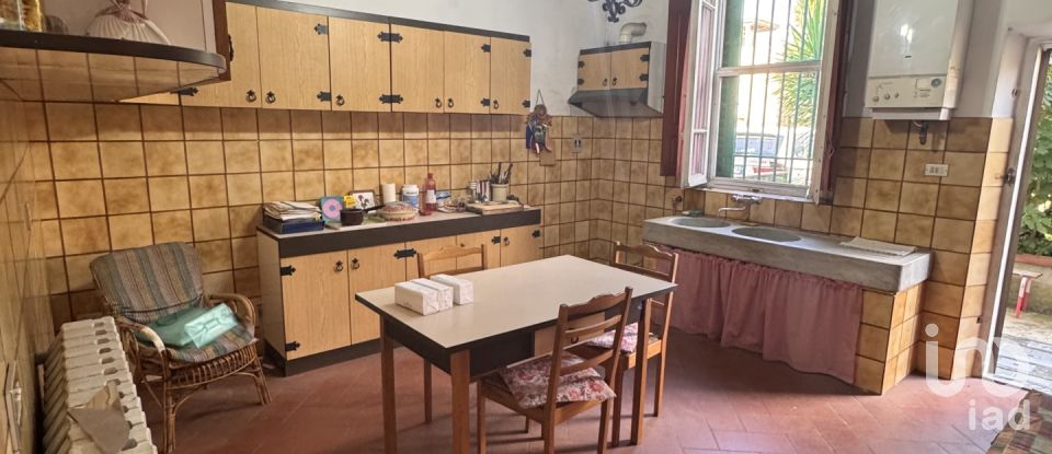 Casa indipendente 8 locali di 160 m² in Campi Bisenzio (50013)