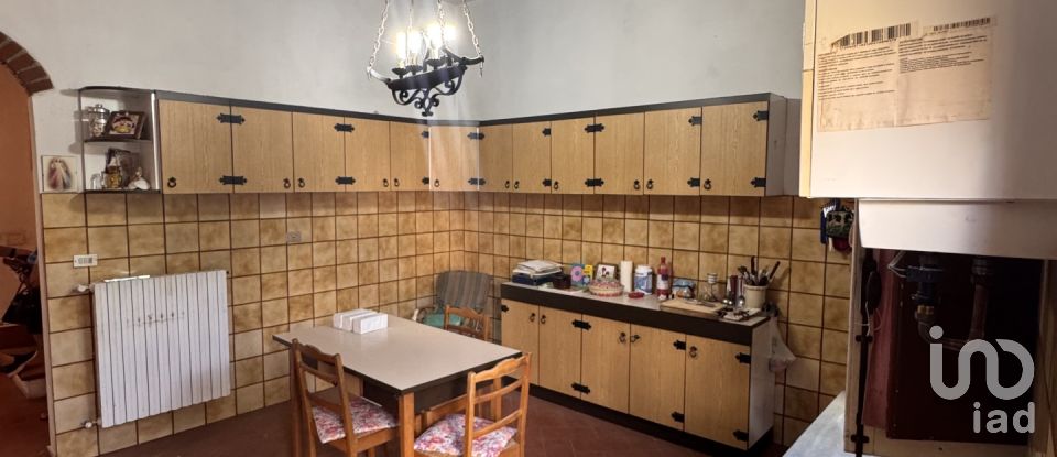 Casa indipendente 8 locali di 160 m² in Campi Bisenzio (50013)