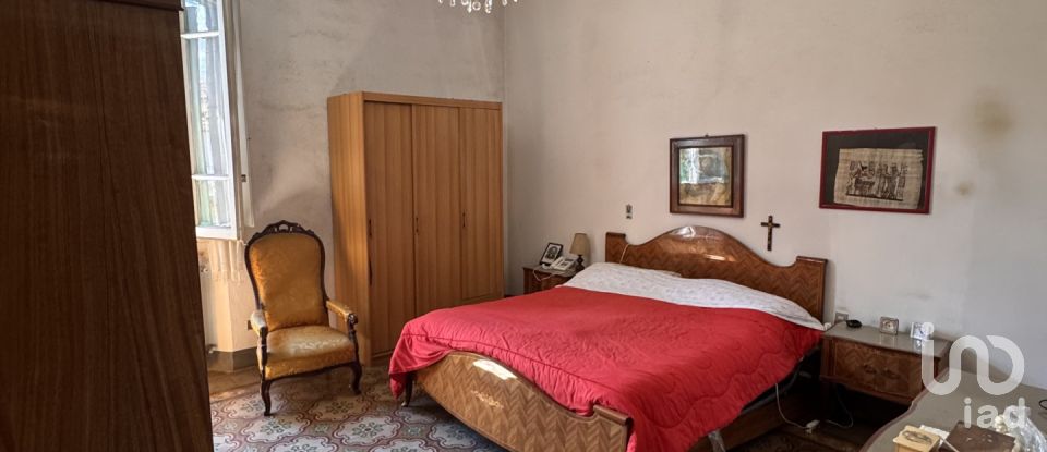 Casa indipendente 8 locali di 160 m² in Campi Bisenzio (50013)