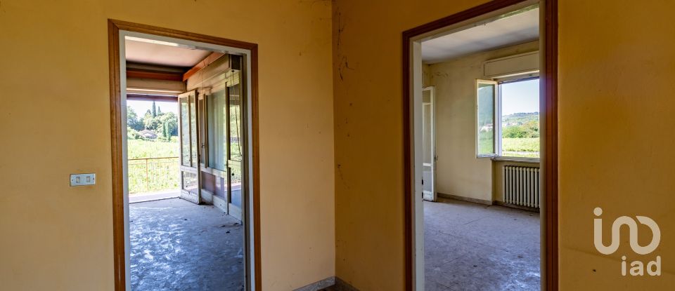 House 0 rooms of 340 m² in Fumane (37022)