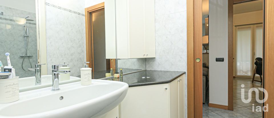 Appartamento 6 locali di 100 m² a Genova (16155)