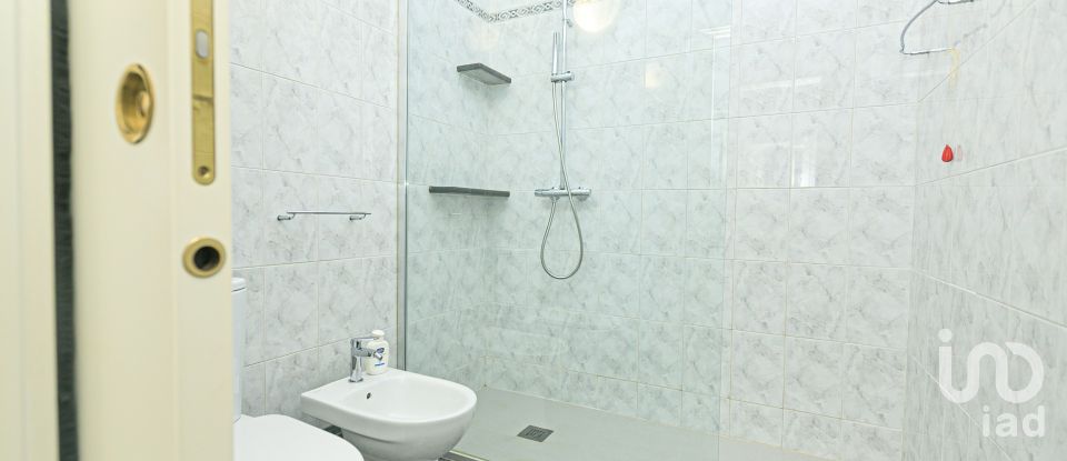 Appartamento 6 locali di 100 m² a Genova (16155)