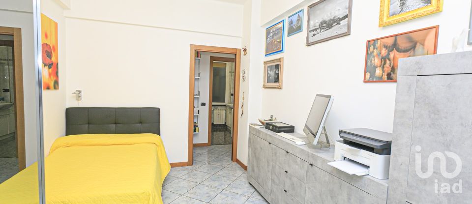 Appartamento 6 locali di 100 m² a Genova (16155)