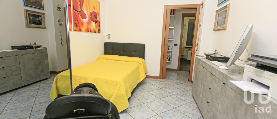 Appartamento 6 locali di 100 m² a Genova (16155)