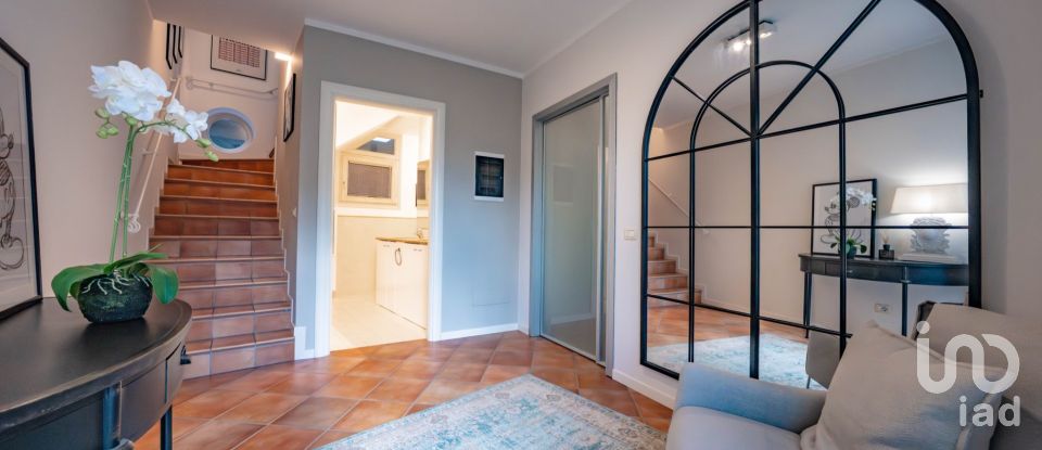 House 6 rooms of 270 m² in Torri del Benaco (37010)