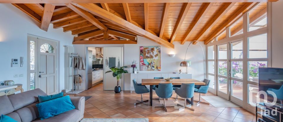 House 6 rooms of 270 m² in Torri del Benaco (37010)