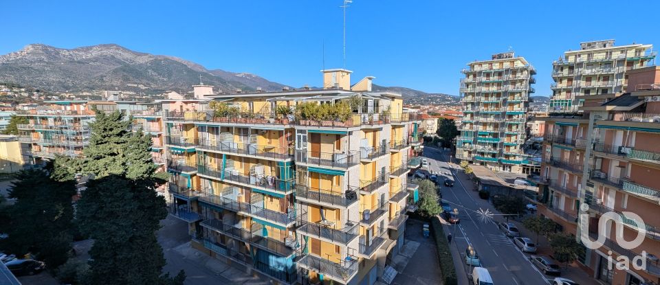 Three-room apartment of 70 m² in Borghetto Santo Spirito (17052)