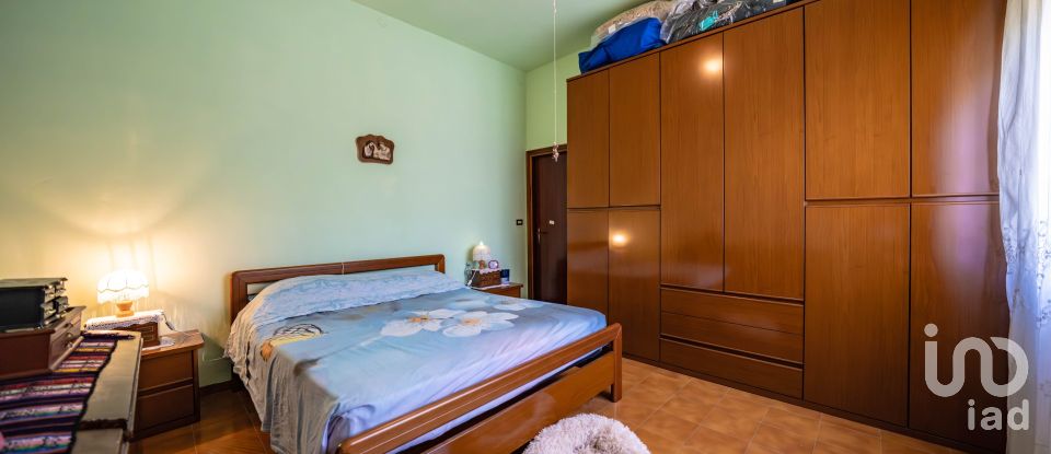 House 2 rooms of 215 m² in Argenta (44011)