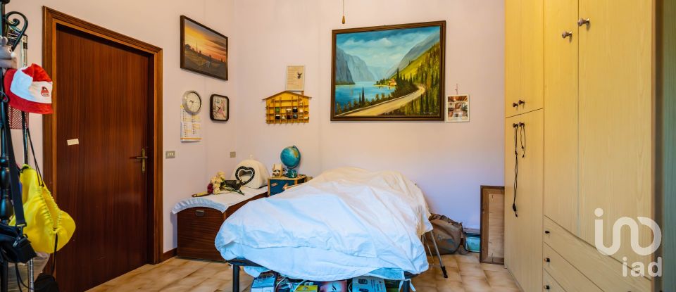 House 2 rooms of 215 m² in Argenta (44011)