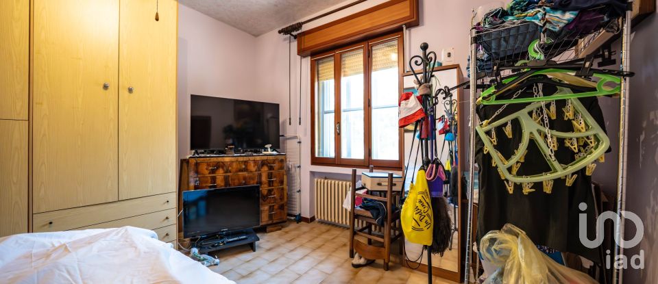 House 2 rooms of 215 m² in Argenta (44011)