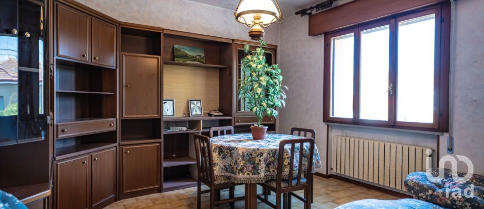 House 2 rooms of 215 m² in Argenta (44011)