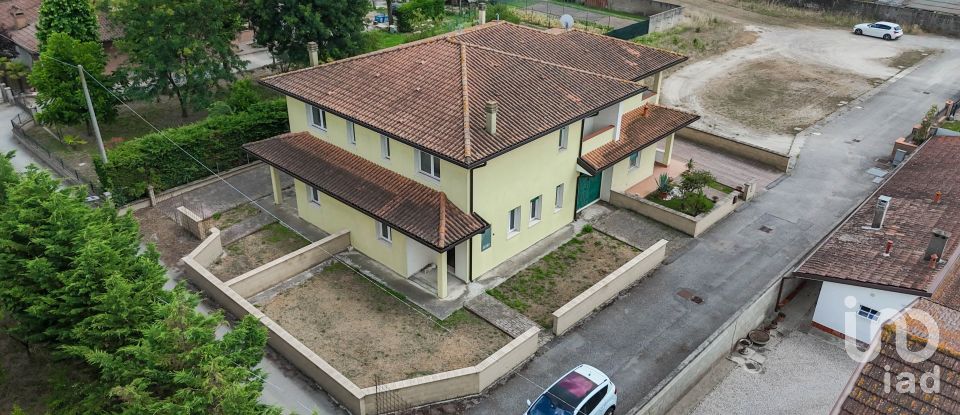 Traditional house 3 rooms of 102 m² in Codigoro (44021)