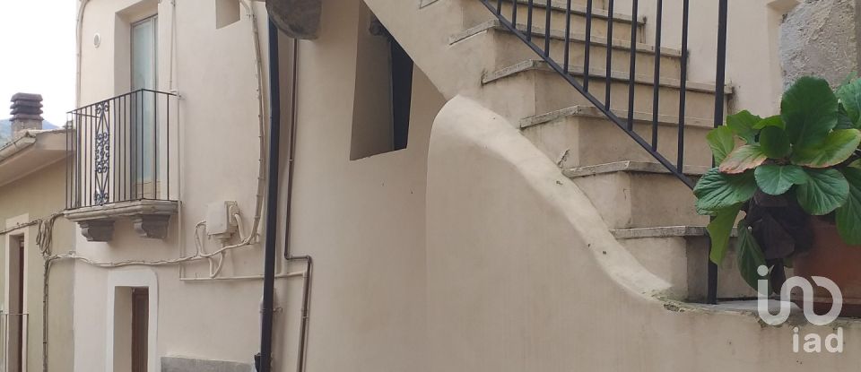 Three-room apartment of 94 m² in L'Aquila (67100)