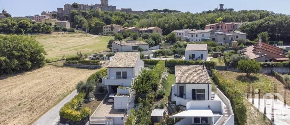 Land of 871 m² in Offagna (60020)