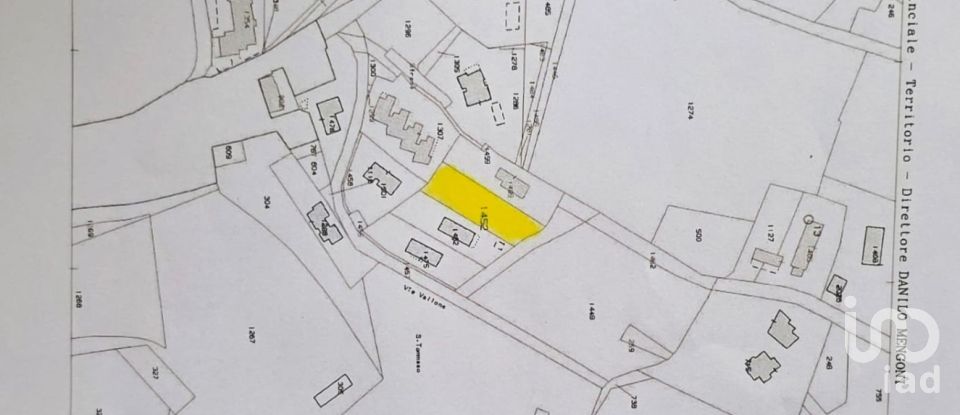Land of 871 m² in Offagna (60020)
