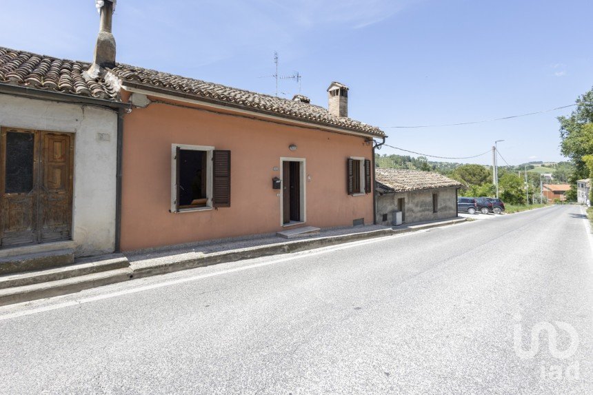 House 5 rooms of 100 m² in Pollenza (62010)