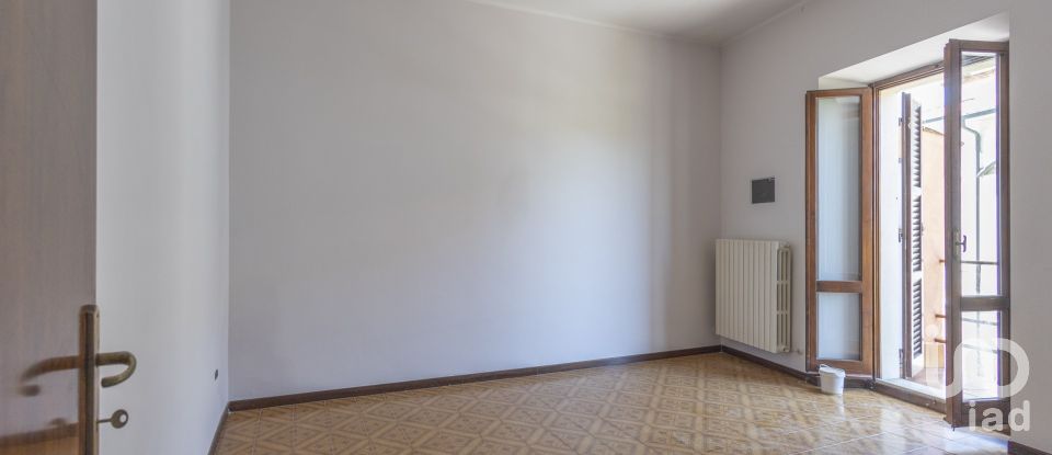 House 5 rooms of 100 m² in Pollenza (62010)