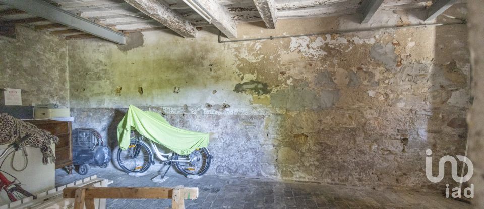 House 5 rooms of 100 m² in Pollenza (62010)