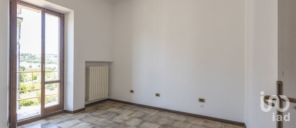 House 5 rooms of 100 m² in Pollenza (62010)