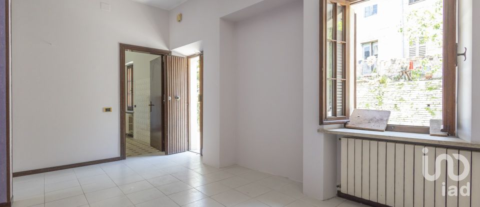 House 5 rooms of 100 m² in Pollenza (62010)