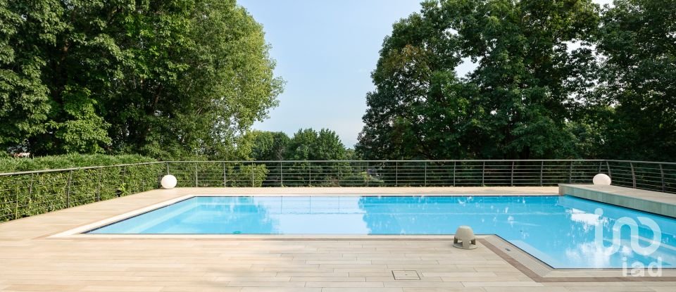 Casale 25 locali di 482 m² in Monticello Brianza (23876)