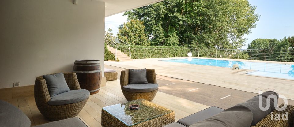 Casale 25 locali di 482 m² in Monticello Brianza (23876)