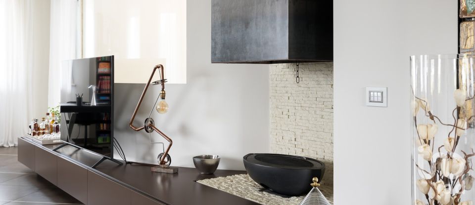 Casale 25 locali di 482 m² in Monticello Brianza (23876)