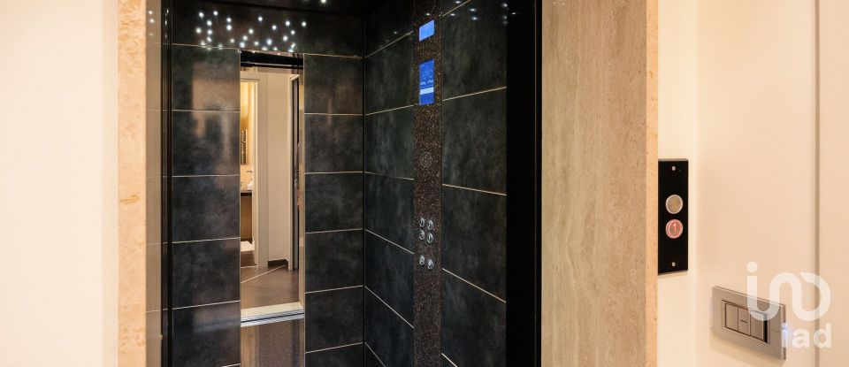 Casale 25 locali di 482 m² in Monticello Brianza (23876)