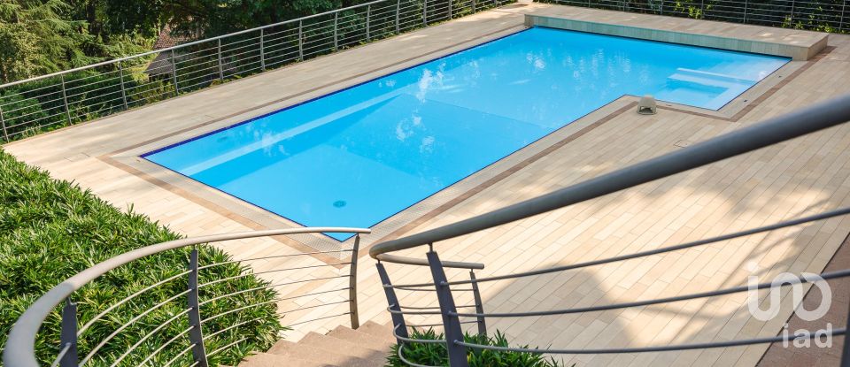 Casale 25 locali di 482 m² in Monticello Brianza (23876)