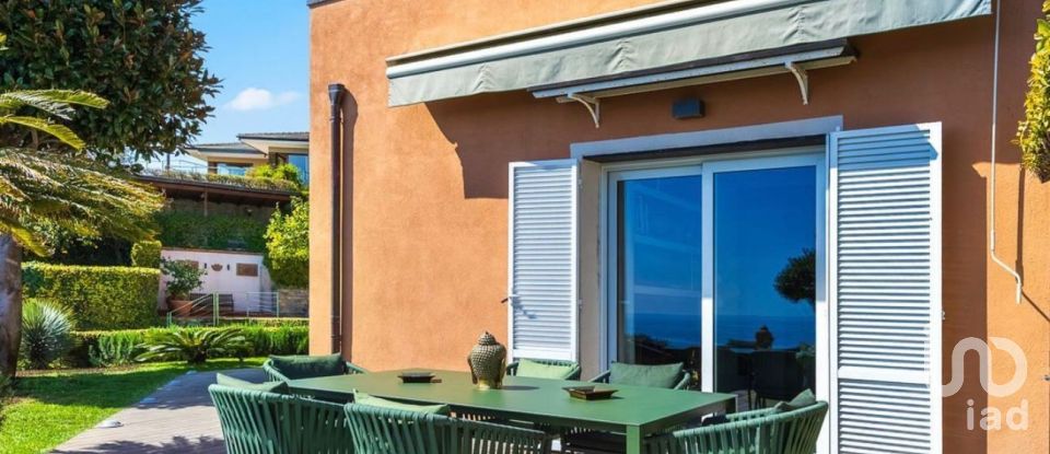 Mansion 8 rooms of 130 m² in Arenzano (16011)