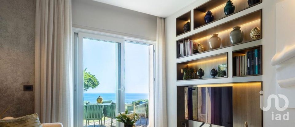 Mansion 8 rooms of 130 m² in Arenzano (16011)