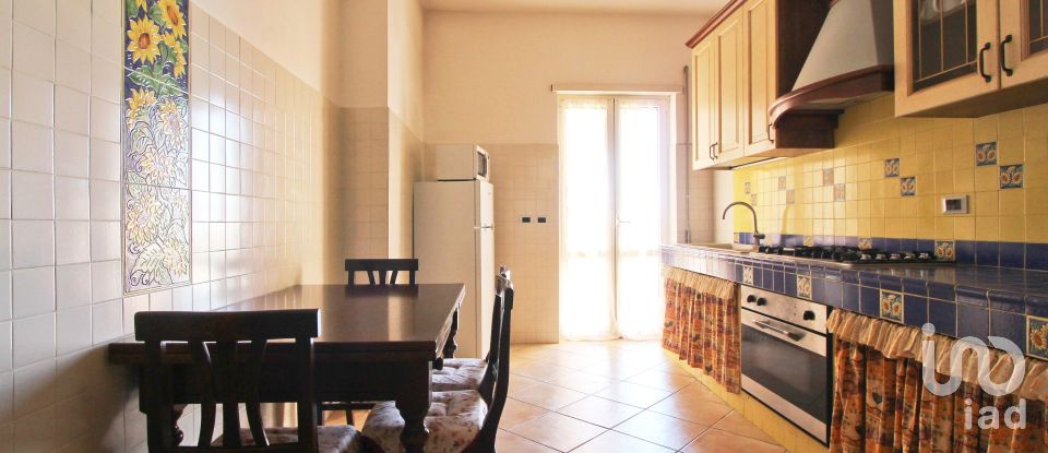 Apartment 7 rooms of 123 m² in Latina (04100)