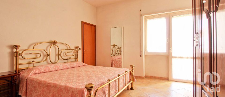 Apartment 7 rooms of 123 m² in Latina (04100)