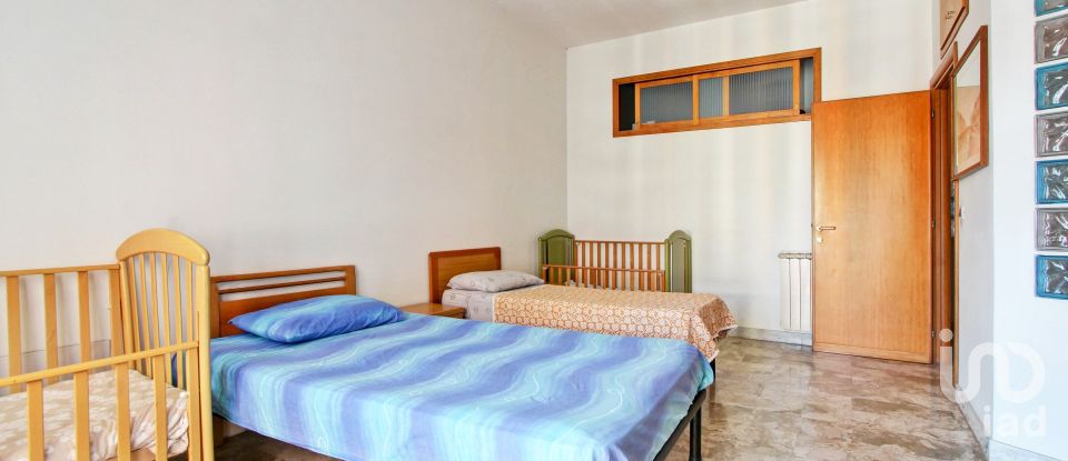 Apartment 7 rooms of 123 m² in Latina (04100)