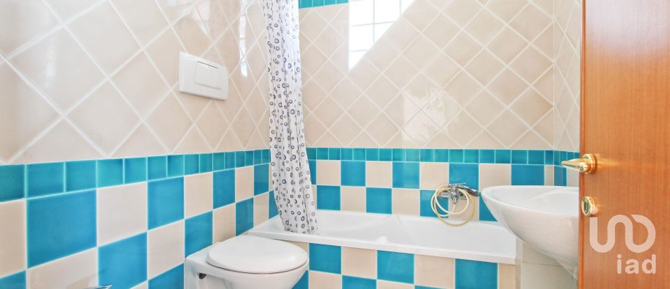 Apartment 7 rooms of 123 m² in Latina (04100)