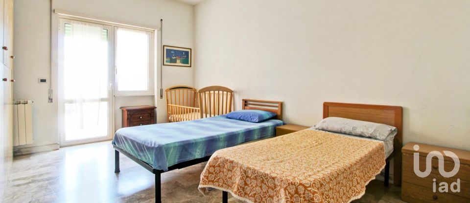 Apartment 7 rooms of 123 m² in Latina (04100)