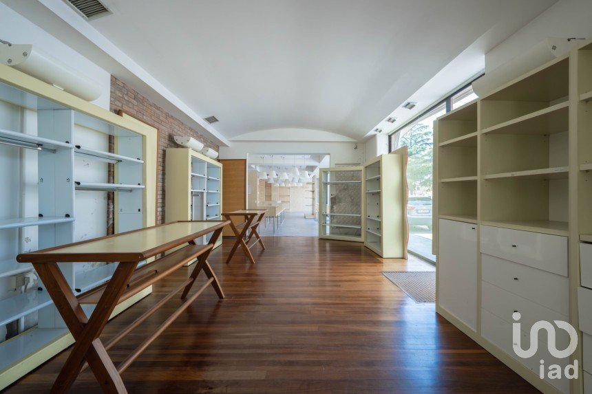 Negozio / locale commerciale di 156 m² in Portomaggiore (44015)