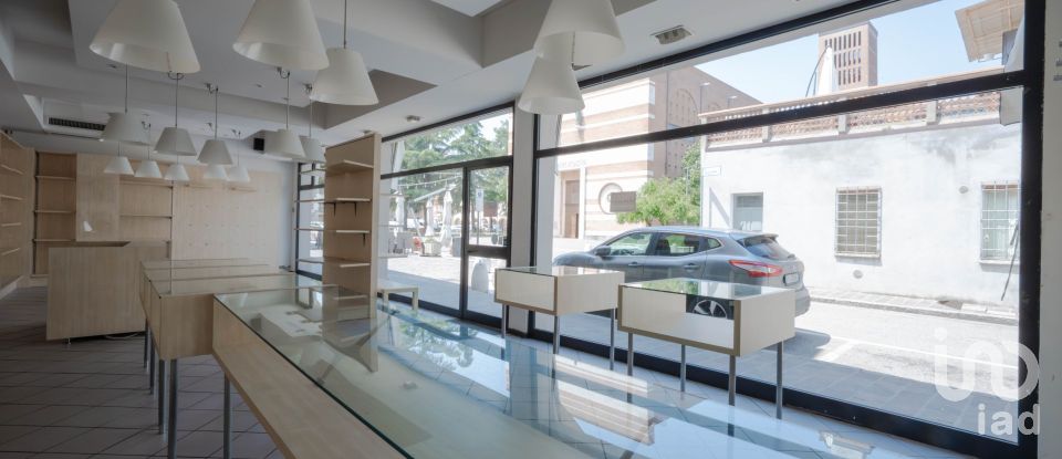 Negozio / locale commerciale di 156 m² in Portomaggiore (44015)