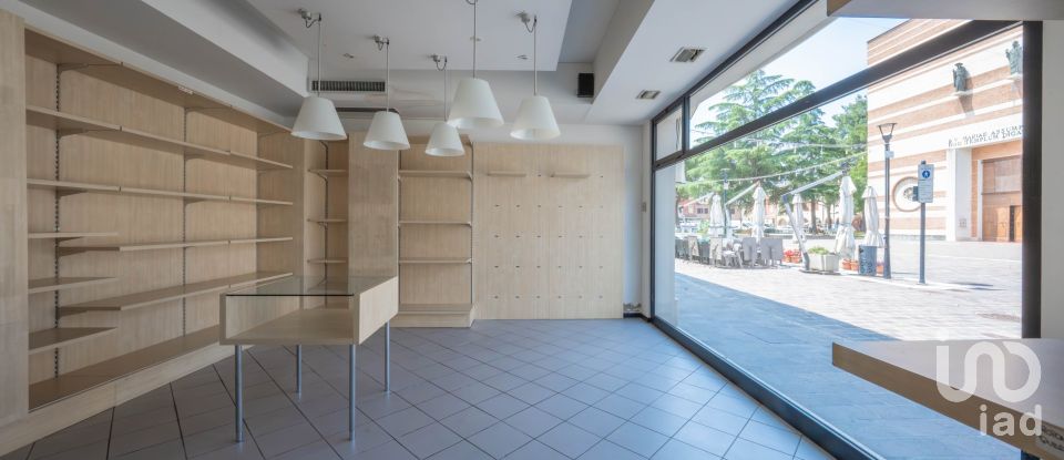 Negozio / locale commerciale di 156 m² in Portomaggiore (44015)