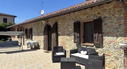 Casale 5 locali di 140 m² in Poggibonsi (53036)