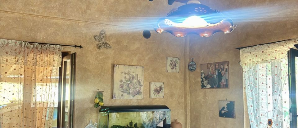 Casale 5 locali di 140 m² in Poggibonsi (53036)